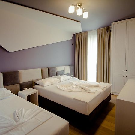 Hotel Lubjana Durrës Exterior foto
